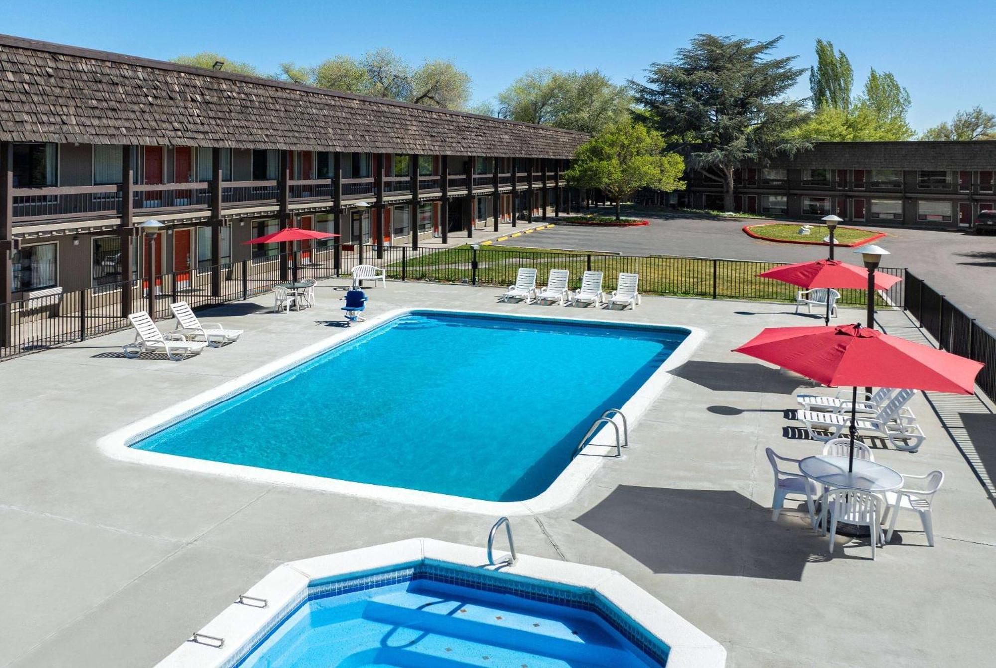 Days Inn By Wyndham Klamath Falls Buitenkant foto
