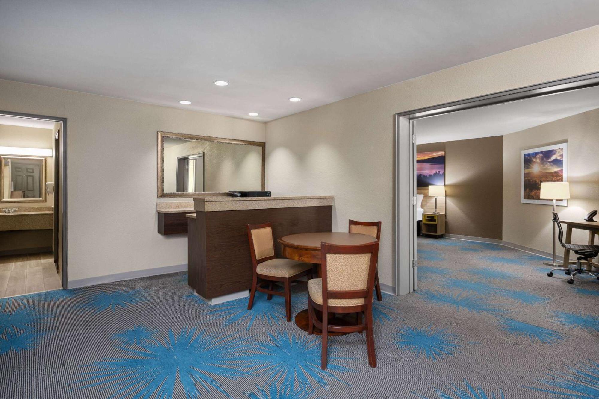 Days Inn By Wyndham Klamath Falls Buitenkant foto