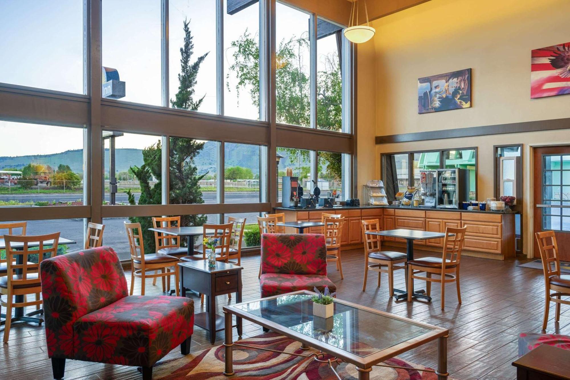 Days Inn By Wyndham Klamath Falls Buitenkant foto
